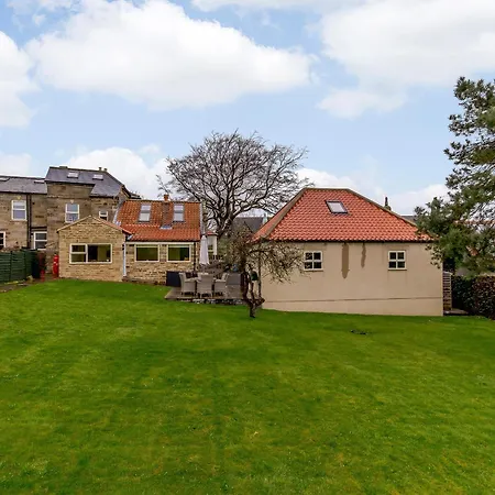 بيت للعطل High Nook *